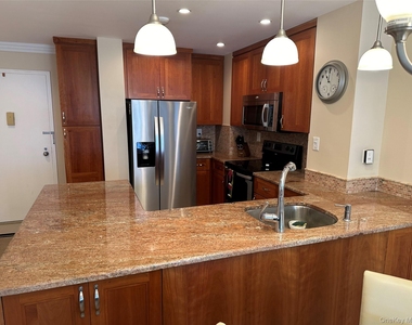 360 Shore Road - Photo Thumbnail 8