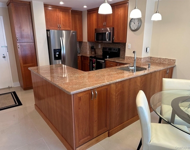 360 Shore Road - Photo Thumbnail 3