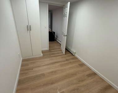 23 Mansion Ave - Photo Thumbnail 2