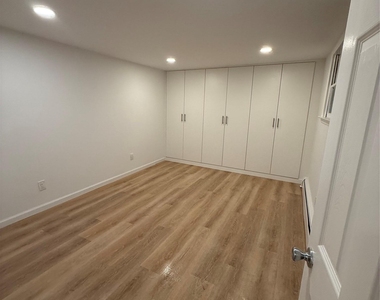 23 Mansion Ave - Photo Thumbnail 3