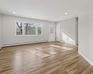 676-678 Oak Summit Road - Photo Thumbnail 9