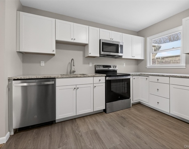 676-678 Oak Summit Road - Photo Thumbnail 3