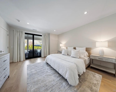 130 Highview Drive - Photo Thumbnail 16
