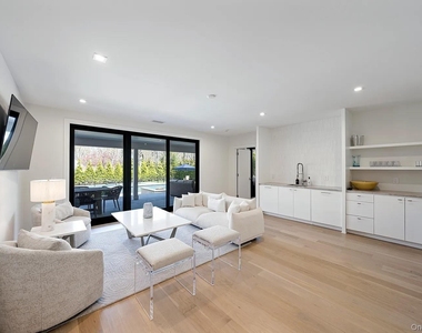 130 Highview Drive - Photo Thumbnail 13
