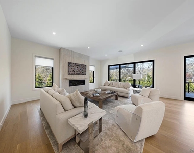 130 Highview Drive - Photo Thumbnail 1