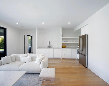 130 Highview Drive - Photo Thumbnail 14