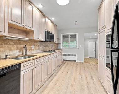180 Boston Avenue - Photo Thumbnail 6