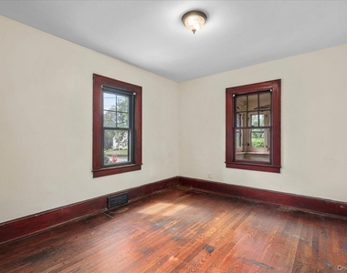 37 Yates Avenue - Photo Thumbnail 8