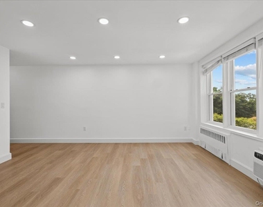 21 Fariview Avenue - Photo Thumbnail 17