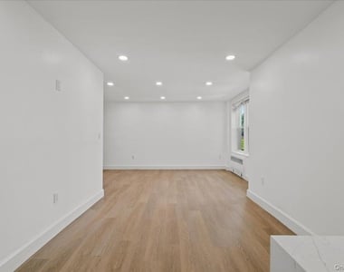 21 Fariview Avenue - Photo Thumbnail 15