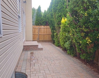 34 Nassau Avenue - Photo Thumbnail 8