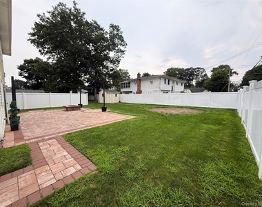 24 California Avenue - Photo Thumbnail 17