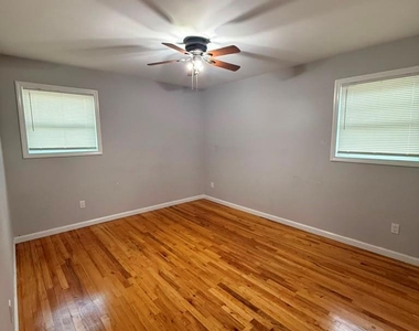 24 California Avenue - Photo Thumbnail 4