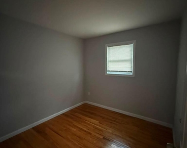 24 California Avenue - Photo Thumbnail 7