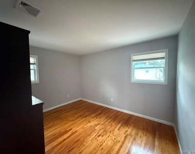 24 California Avenue - Photo Thumbnail 6