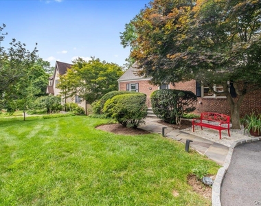 128 Glendale Road - Photo Thumbnail 2
