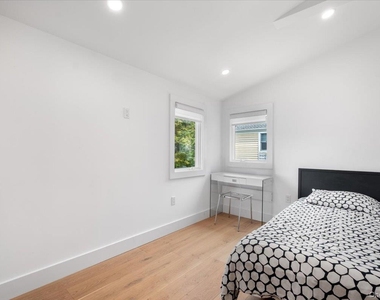 128 Glendale Road - Photo Thumbnail 22