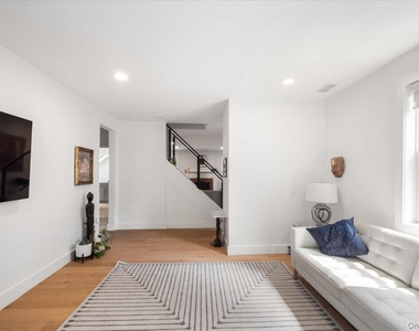 128 Glendale Road - Photo Thumbnail 8