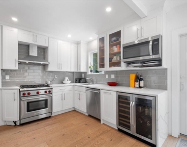 128 Glendale Road - Photo Thumbnail 12