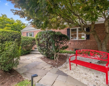 128 Glendale Road - Photo Thumbnail 4