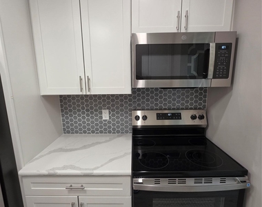 2104 Cherry Hill Drive - Photo Thumbnail 7