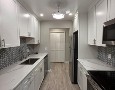 2104 Cherry Hill Drive - Photo Thumbnail 8