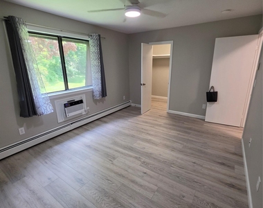 2104 Cherry Hill Drive - Photo Thumbnail 35