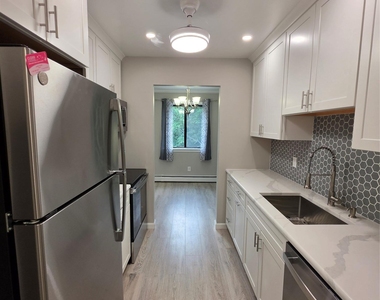 2104 Cherry Hill Drive - Photo Thumbnail 9