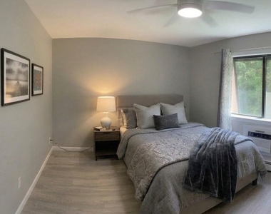 2104 Cherry Hill Drive - Photo Thumbnail 32