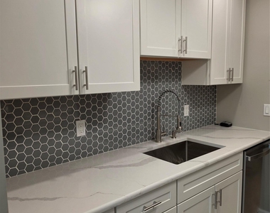 2104 Cherry Hill Drive - Photo Thumbnail 5