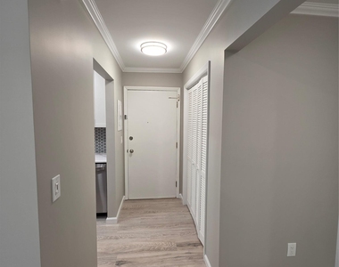 2104 Cherry Hill Drive - Photo Thumbnail 18