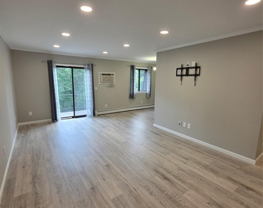 2104 Cherry Hill Drive - Photo Thumbnail 16