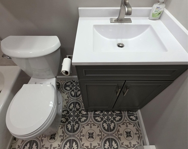 2104 Cherry Hill Drive - Photo Thumbnail 30