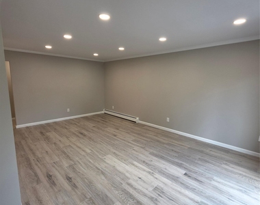 2104 Cherry Hill Drive - Photo Thumbnail 17