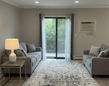 2104 Cherry Hill Drive - Photo Thumbnail 15