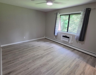 2104 Cherry Hill Drive - Photo Thumbnail 34