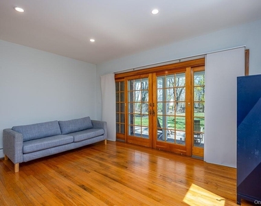 644 Gilbert Avenue - Photo Thumbnail 8