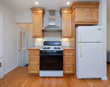 644 Gilbert Avenue - Photo Thumbnail 5