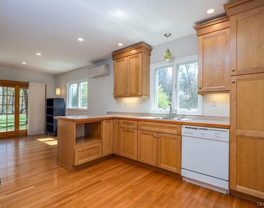 644 Gilbert Avenue - Photo Thumbnail 6