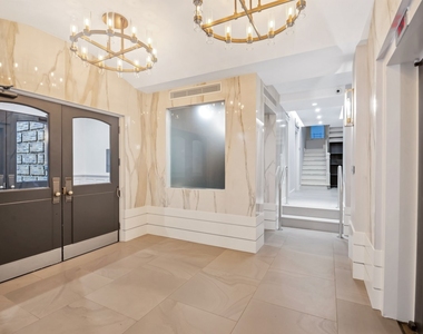 East 70th Street - Photo Thumbnail 5
