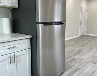 588 Livingston Avenue - Photo Thumbnail 10