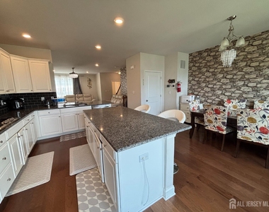 1002 Hights Farm Road - Photo Thumbnail 20