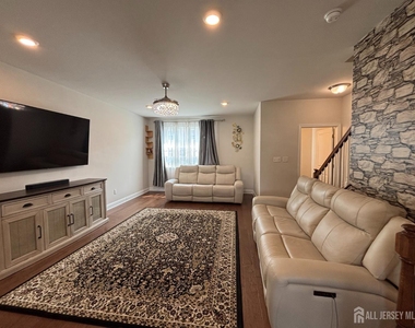 1002 Hights Farm Road - Photo Thumbnail 7