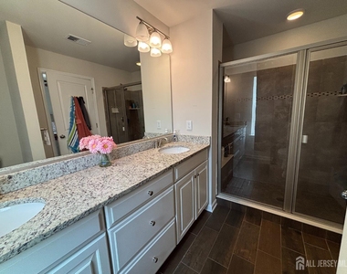 1002 Hights Farm Road - Photo Thumbnail 31