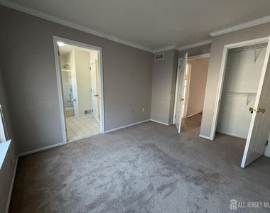 468 Great Beds Court - Photo Thumbnail 17