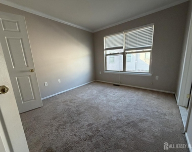 468 Great Beds Court - Photo Thumbnail 18