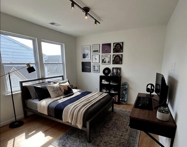 416 Catherine Street - Photo Thumbnail 8