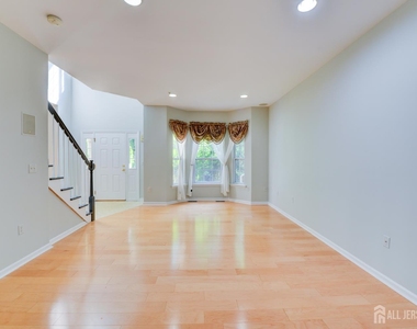 34 Forest Drive - Photo Thumbnail 9