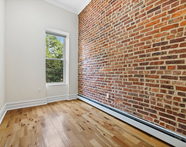 448 Mac Donough Street - Photo Thumbnail 2