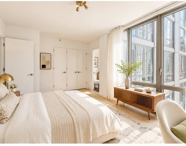 310 W 52nd Street - Photo Thumbnail 2